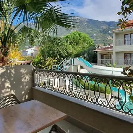 Otel Golden Life & 4*